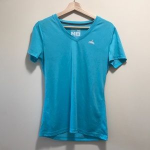 ⚡️Adidas v-neck t-shirt women’s M light blue⚡️